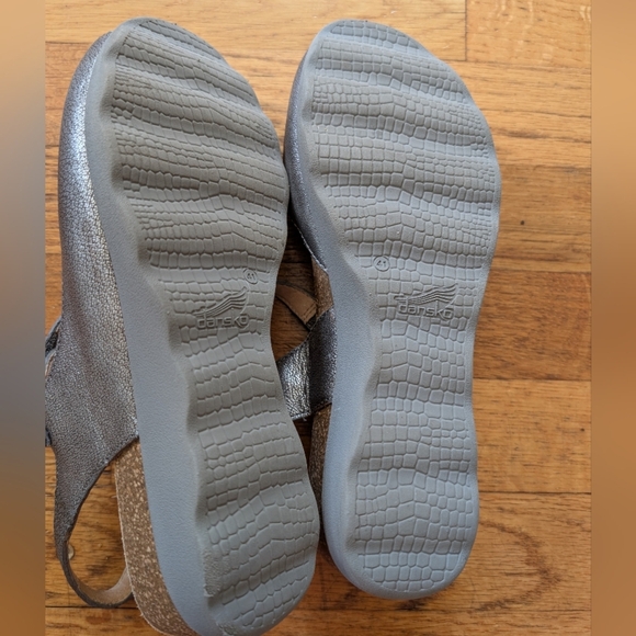 Dansko Marcy Metallic Gray Peep-Toe Sandals - Picture 8 of 9